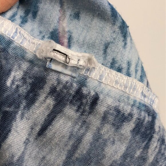 Revolution by Ricki's blue floral short sleeve v-neck t-shirt size M - Picture 6 of 14